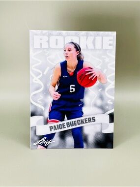 Paige Bueckers  Rookie 2023 Leaf #18 Novelty Basketball Card. Dallas Wings.